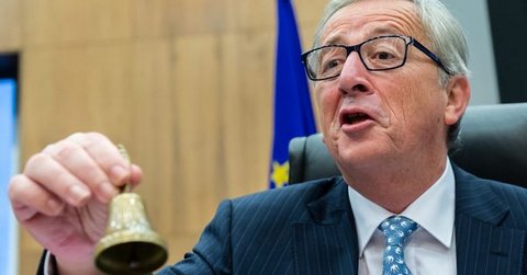Jean-Claude Juncker beklagte sich über das griechische Referendum, das er als 